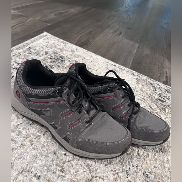 Rockport Men's Athletic Shoes in Gray and Red - Picture 1 of 7